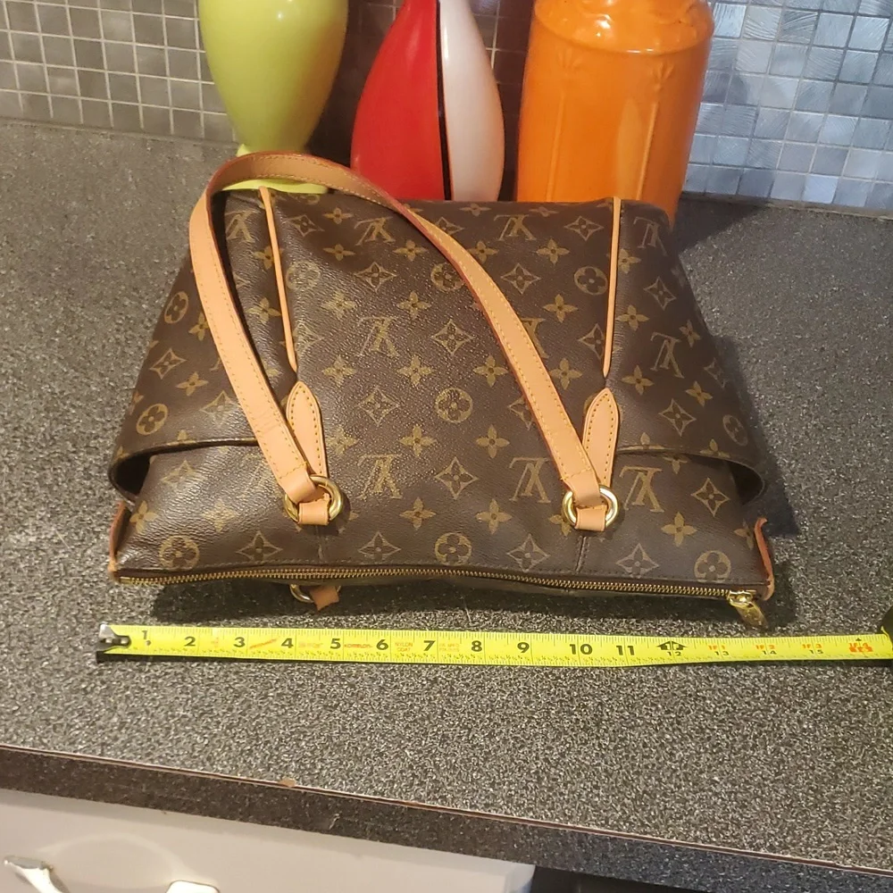 Louis Vuitton Bag With COA